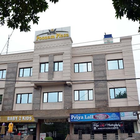 Hotel Poonam Plaza Agra  Bagian luar foto