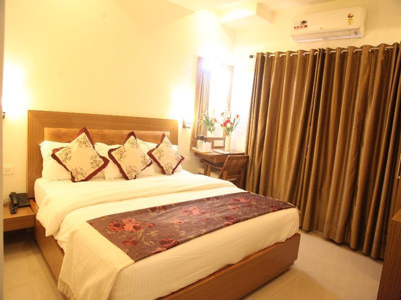 Hotel Poonam Plaza Agra  Bagian luar foto