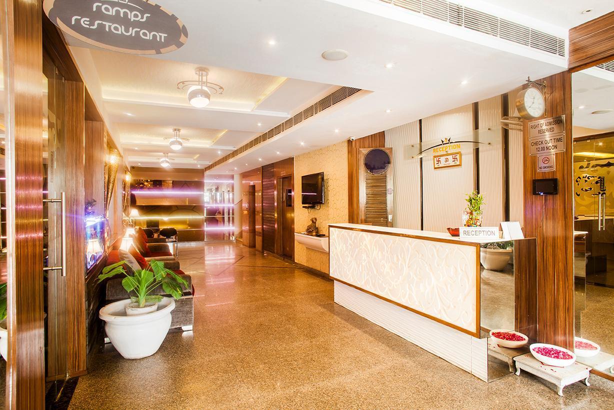 Hotel Poonam Plaza Agra  Bagian luar foto