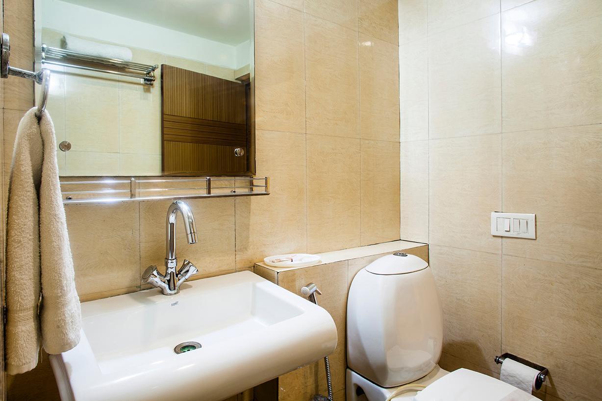 Hotel Poonam Plaza Agra  Bagian luar foto