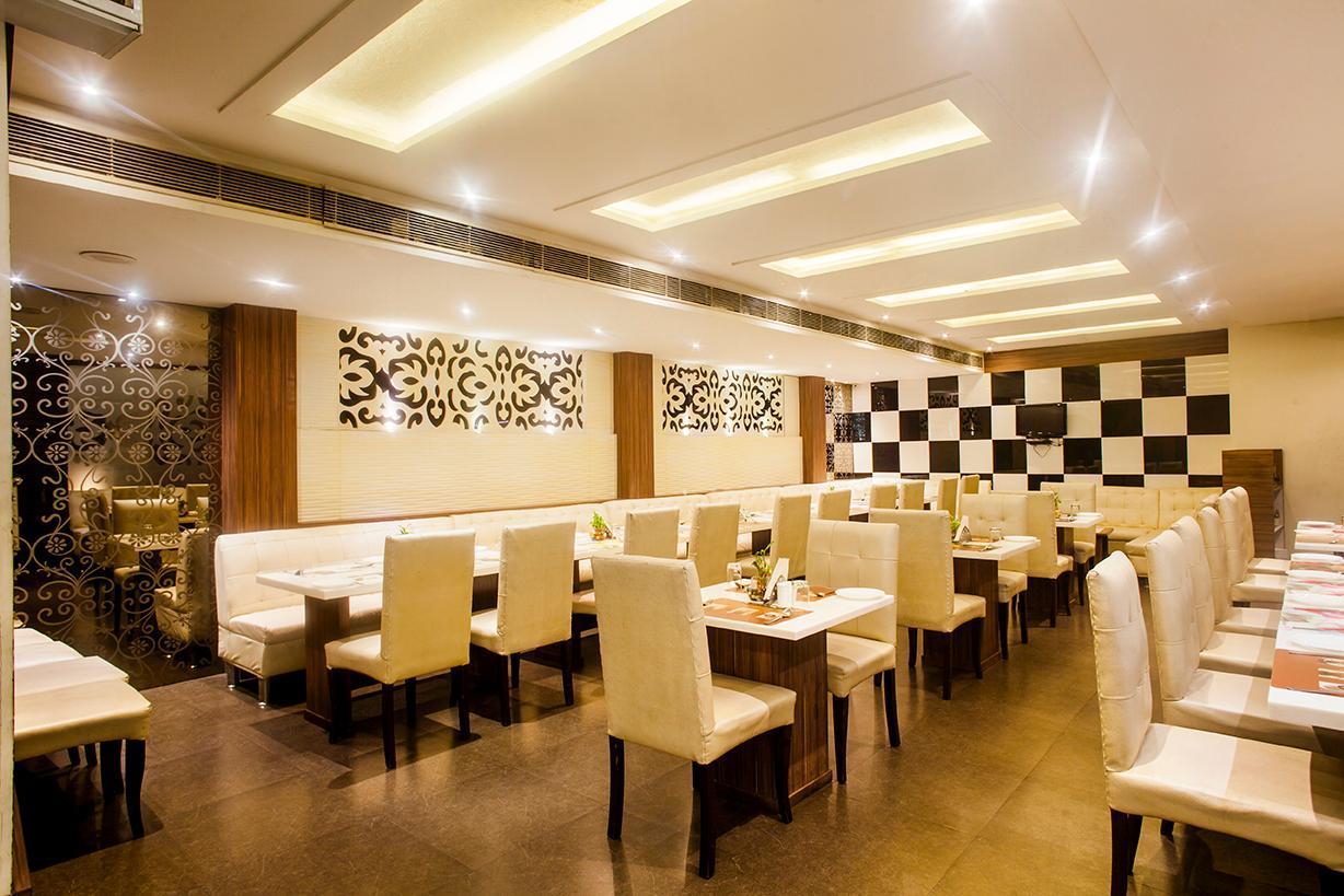 Hotel Poonam Plaza Agra  Bagian luar foto
