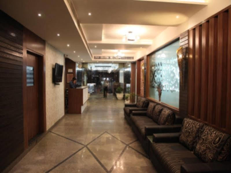 Hotel Poonam Plaza Agra  Bagian luar foto